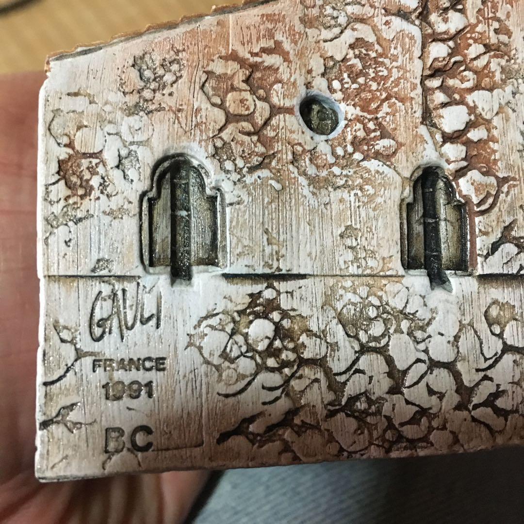 ゴーハウス　陶器製教会ミニチュア置物