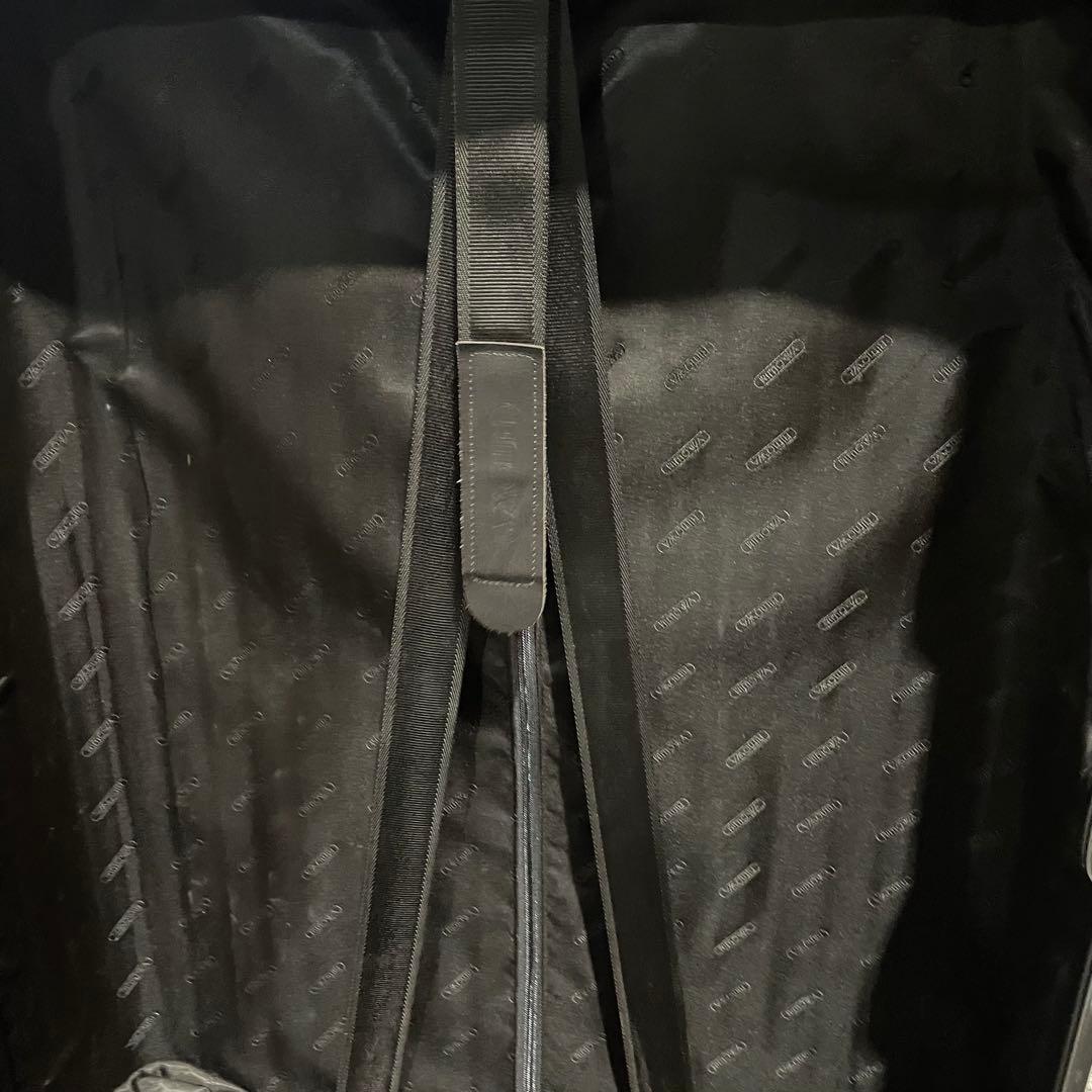 リモワ　大型シルバーキャリーケース