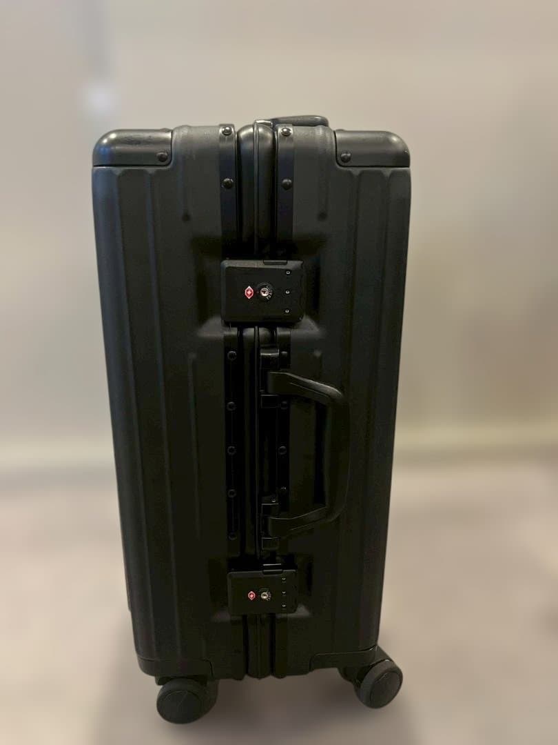 リベティ多機能キャリーケース【マットブラックS】B8　TSAロック　スーツケース