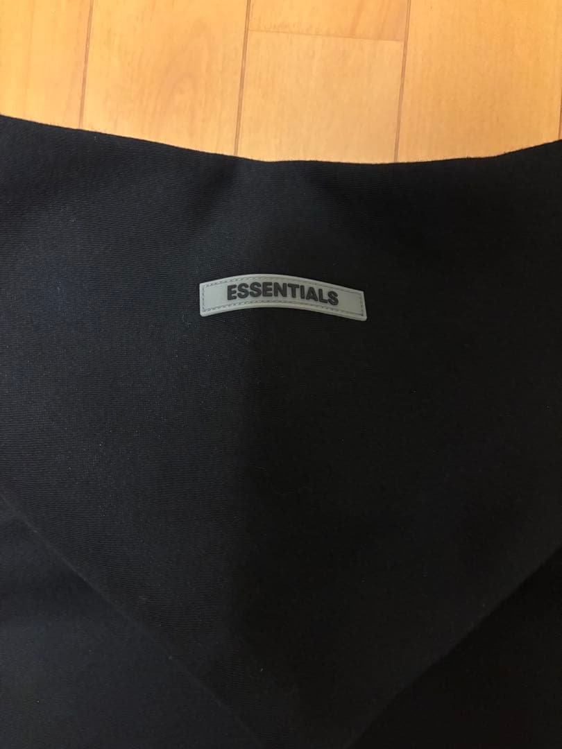 新品　エッセンシャルズ ブラック 反射 ユニセックス パーカー