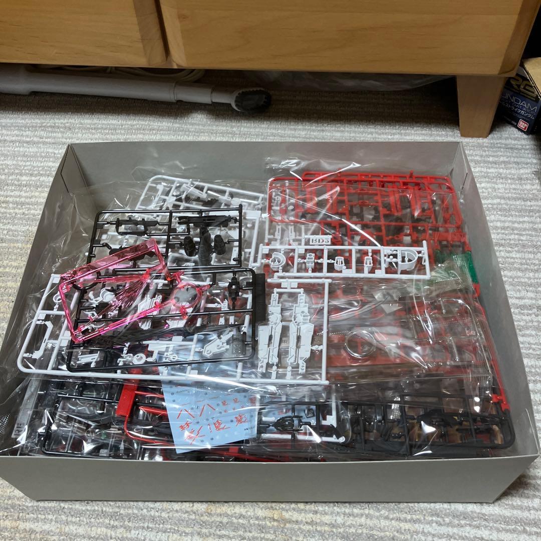 MG 1/100 ガンダムアストレイ　レッドドラゴン　新品