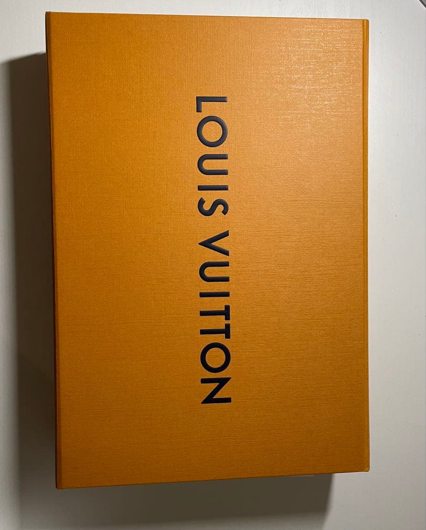 プ*き様 【正規箱付き】LOUIS VUITTON ポンポン付き ニットキャップ