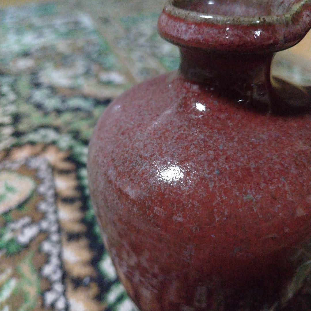 赤土色のハンドル付き陶器瓶　花瓶