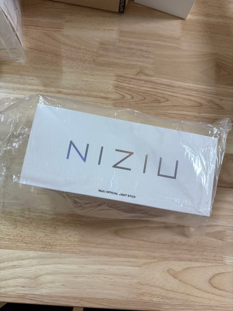 新品未使用未開封　NiziUペンライト　公式