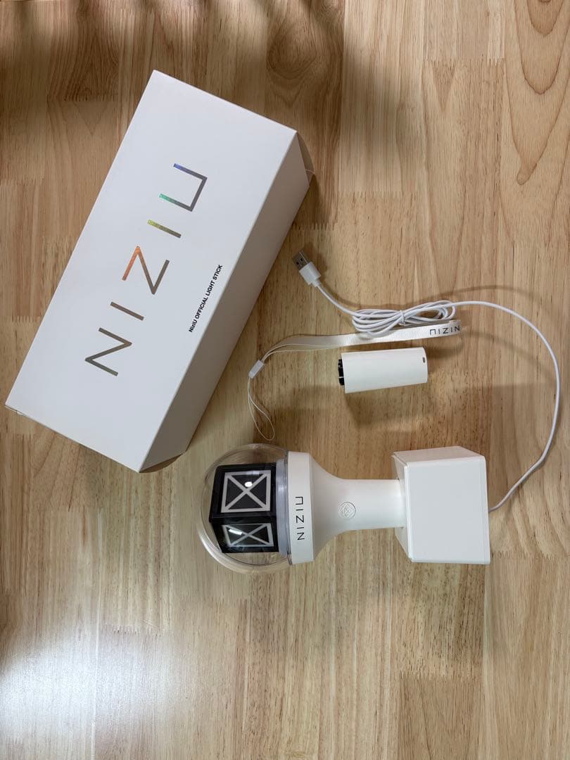 新品未使用未開封　NiziUペンライト　公式