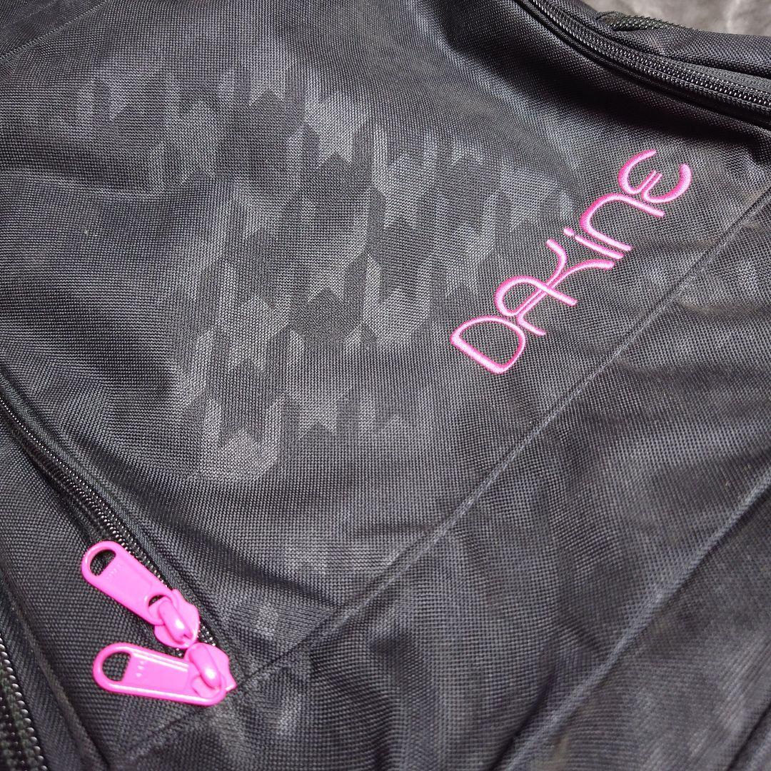 美品 DAKINE キャリーバッグ スーツケース 旅行バッグ ダカイン 黒ピンク