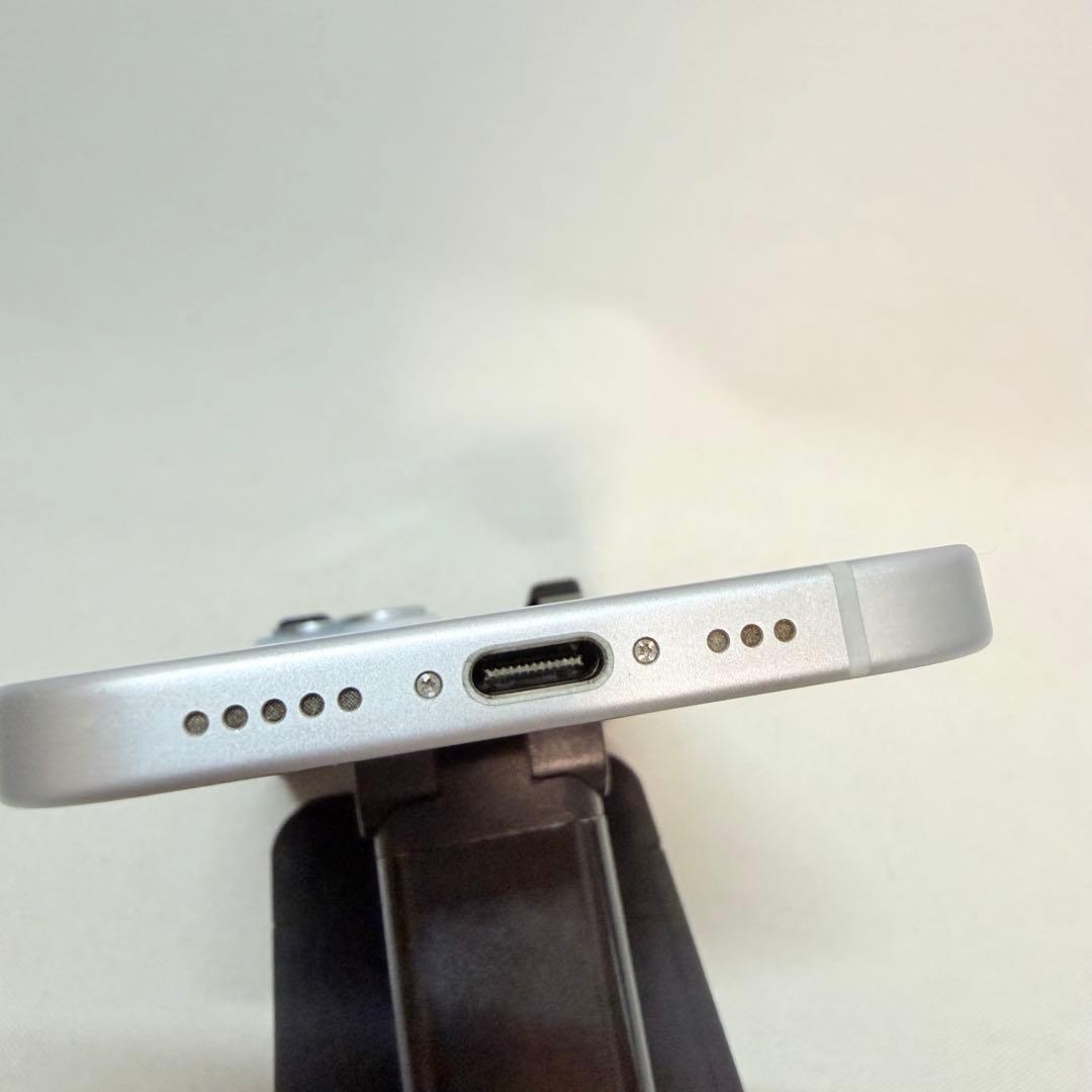 美品　Apple iPhone 15 128gb ブルー