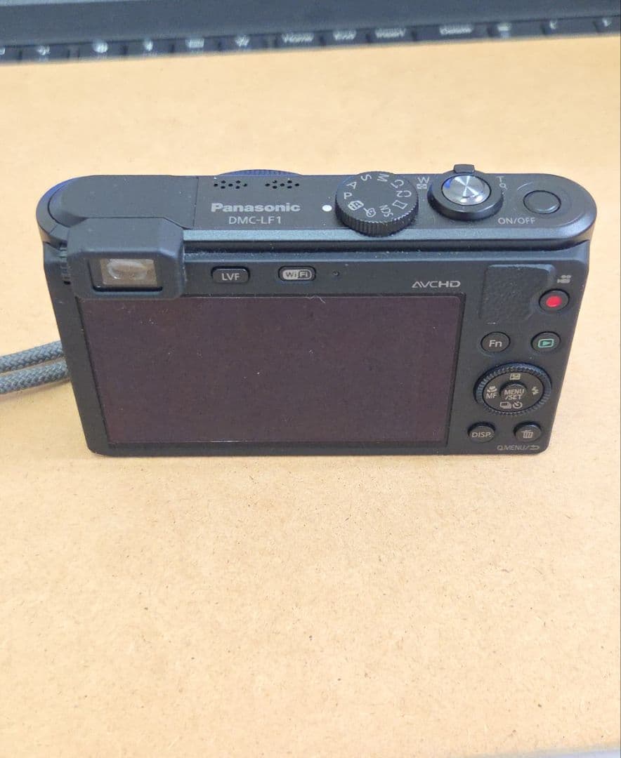 パナソニック LUMIX DMC-LF1