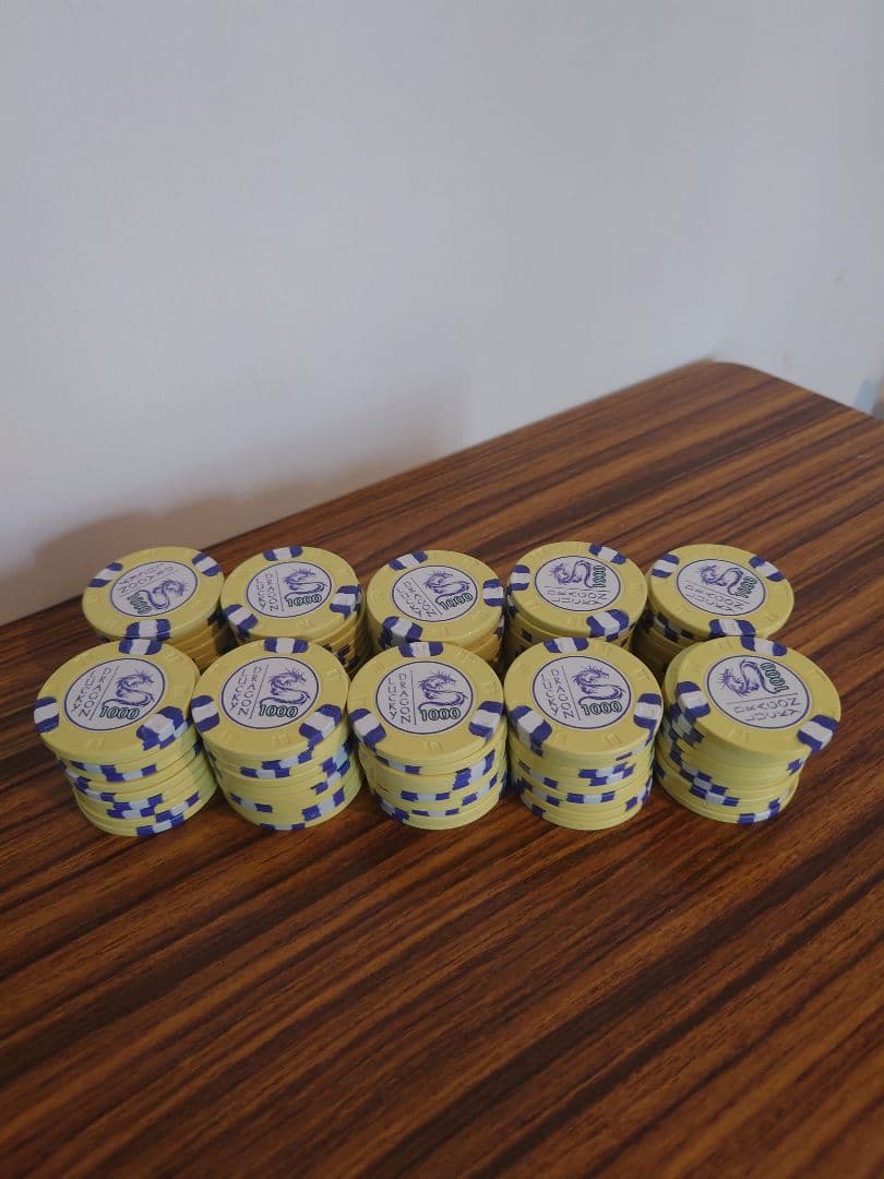 ポーカー　ゲーム用チップ　９００枚セット※ポーカーに必要なおまけ付き