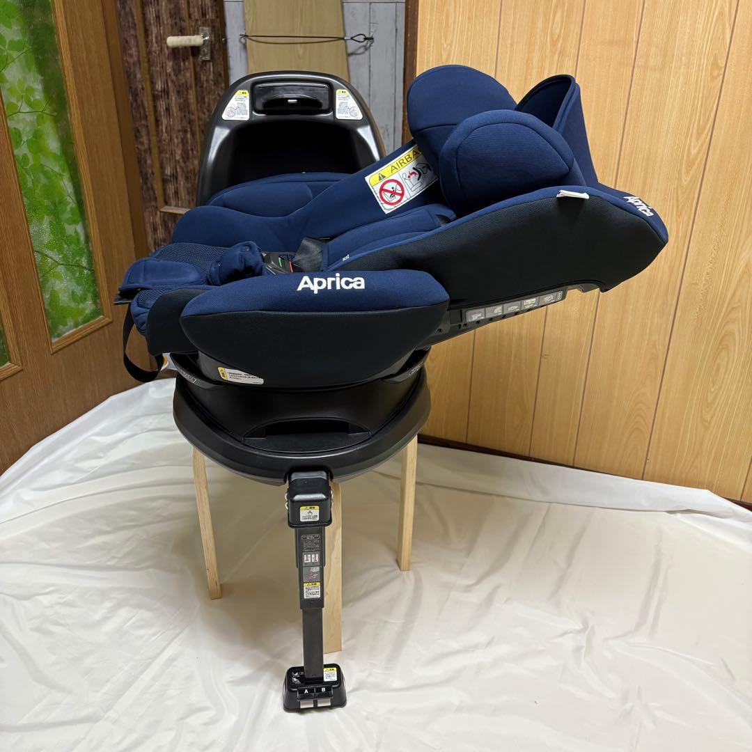【超美品】アップリカ チャイルドシート ディアターン プラス ISOFIX AB