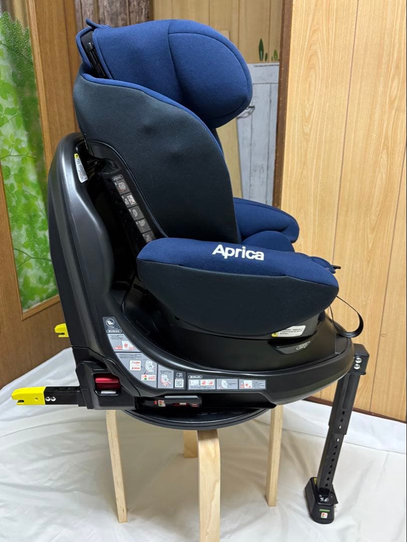 【超美品】アップリカ チャイルドシート ディアターン プラス ISOFIX AB