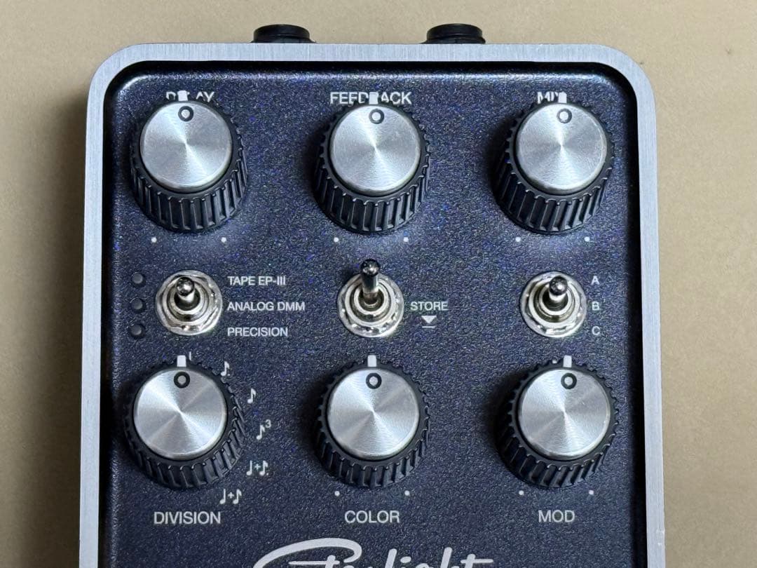 UAFX Starlight Echo Station ギターエフェクター