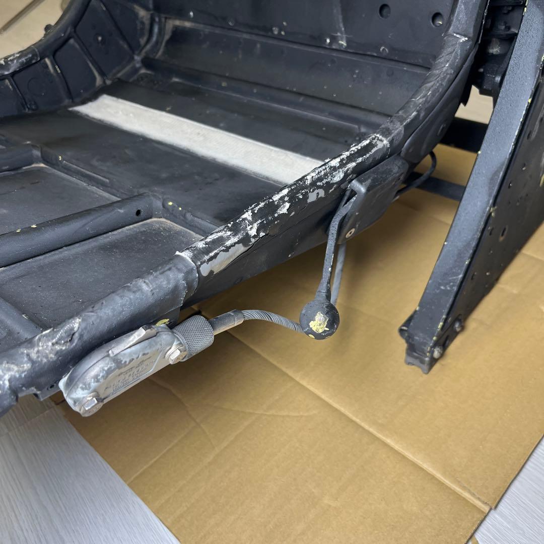 詳細不明 日本軍 航空機 戦闘機 シート 操縦席 座席 パイロット 実物 可動