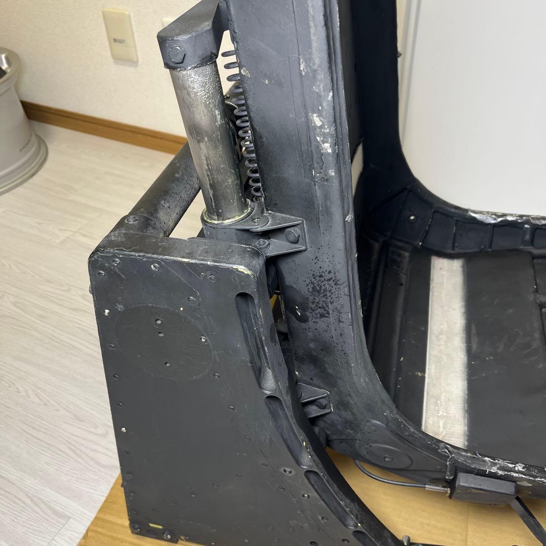 詳細不明 日本軍 航空機 戦闘機 シート 操縦席 座席 パイロット 実物 可動