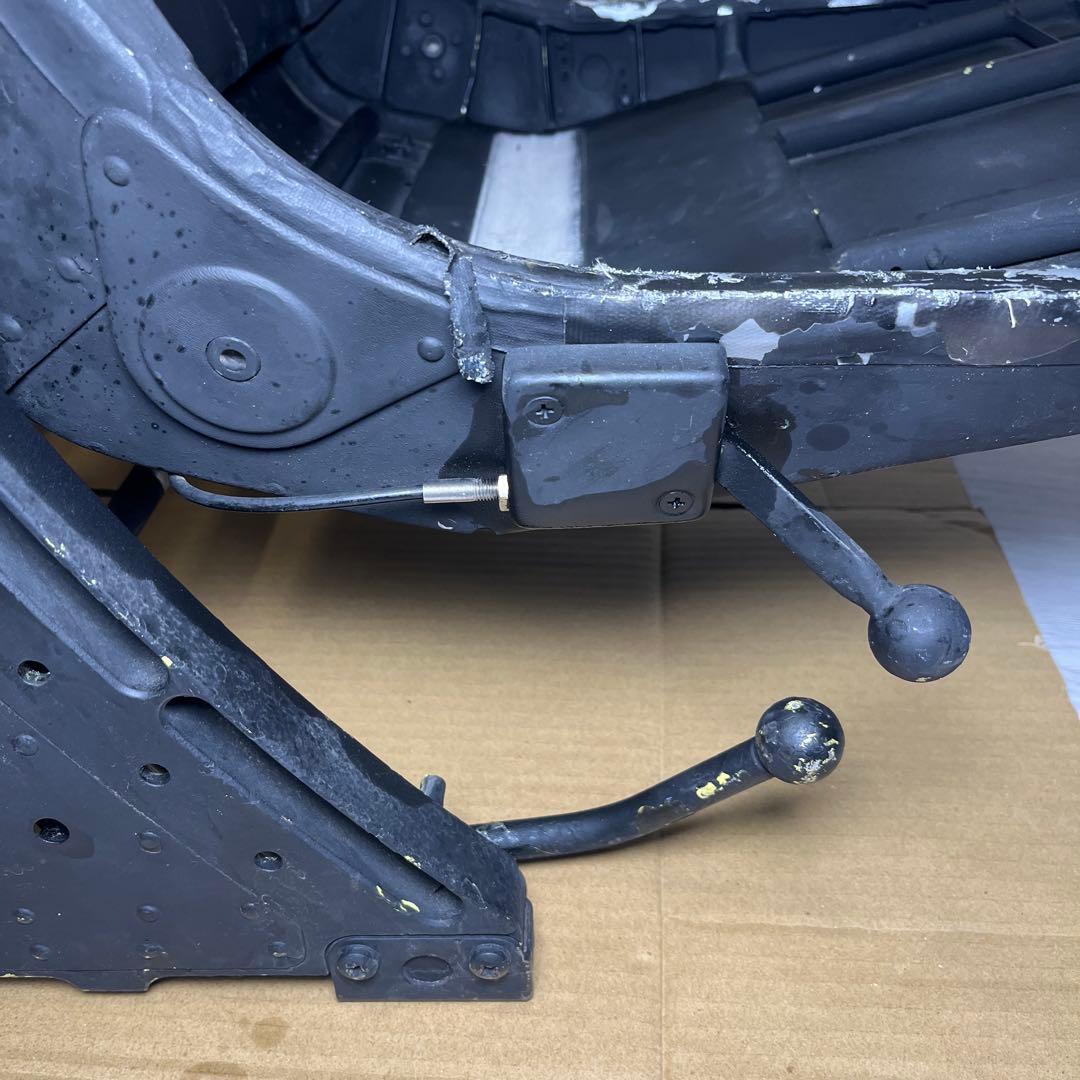 詳細不明 日本軍 航空機 戦闘機 シート 操縦席 座席 パイロット 実物 可動