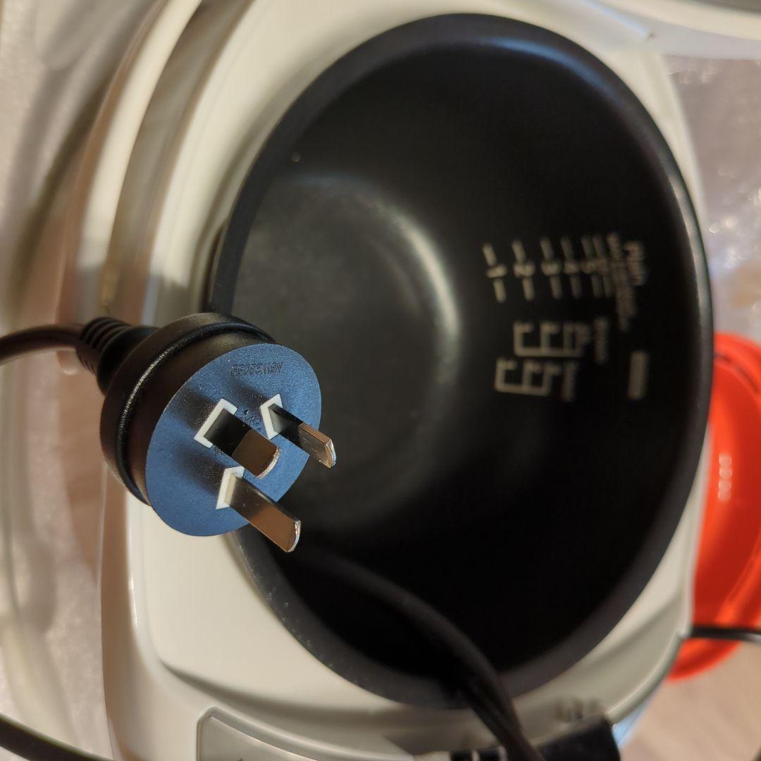 海外用 炊飯器 5.5合炊き　タイガー製(200V用) rice cooker