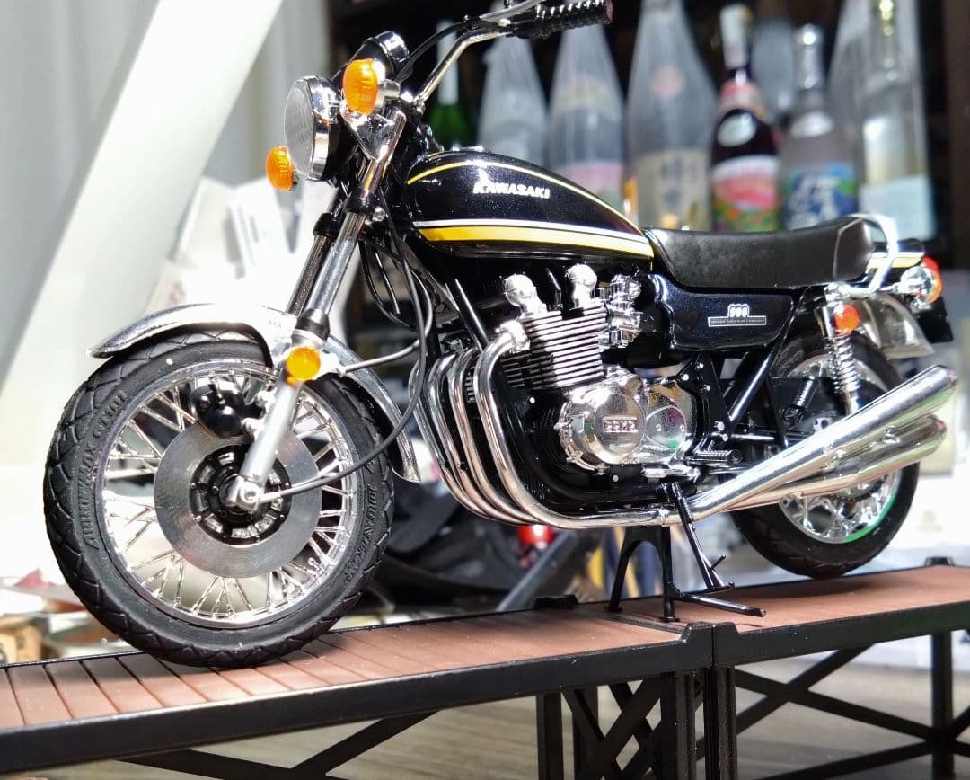 アオシマ 1／12 バイク　Z1 カワサキ（Kawasaki）900 完成品
