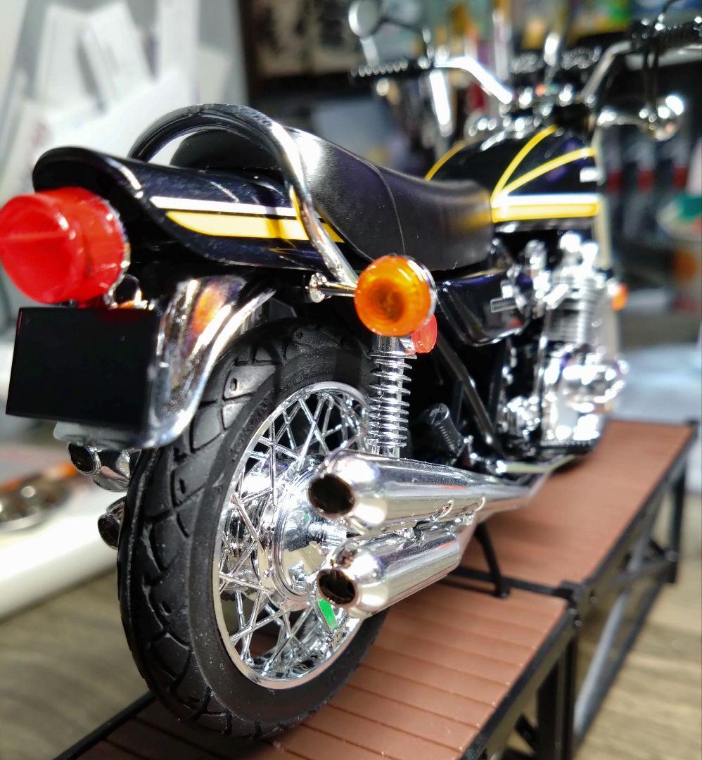 アオシマ 1／12 バイク　Z1 カワサキ（Kawasaki）900 完成品
