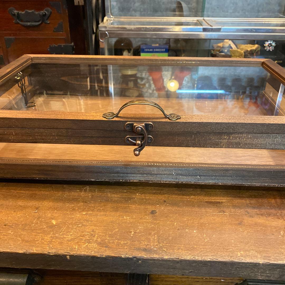 4面木製ガラスケース