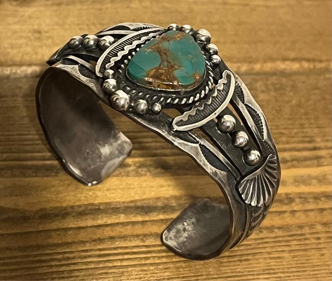 きれいなターコイズのバングル　インディアンジュエリー　navajo ナバホ