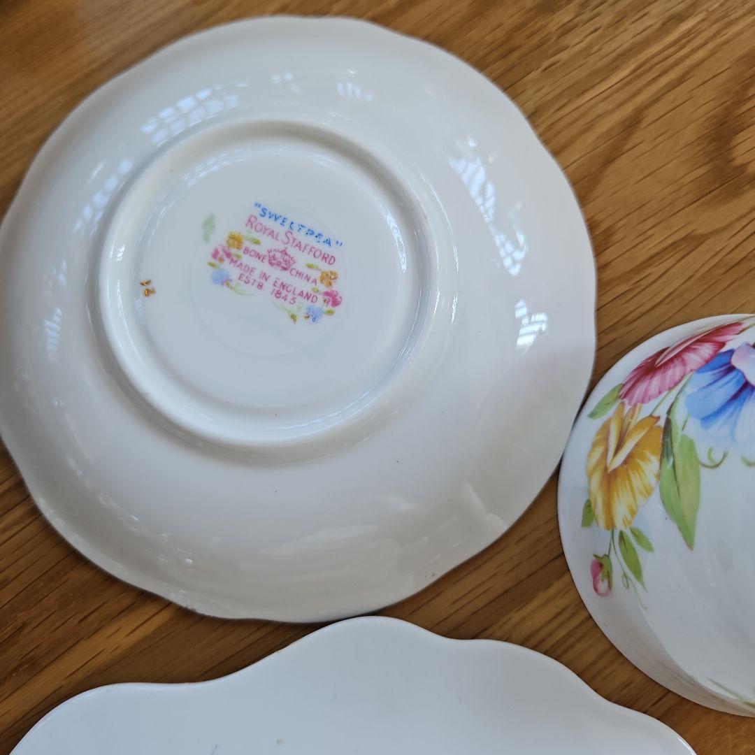 ヴィンテージティーカップトリオ