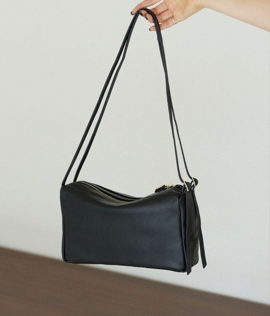 美品gemeilダブルハンドルスクエアショルダーバッグ