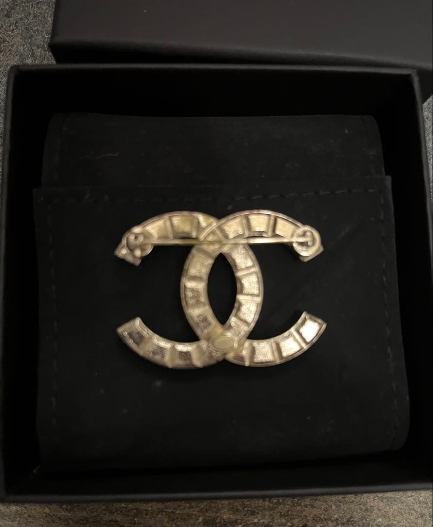新品！シャネルchanel★ブローチ