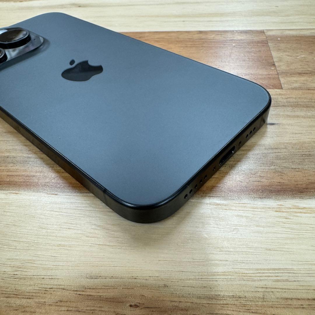 超美品　iPhone 15 Pro 256gb SIMフリー版　バッテリー90％