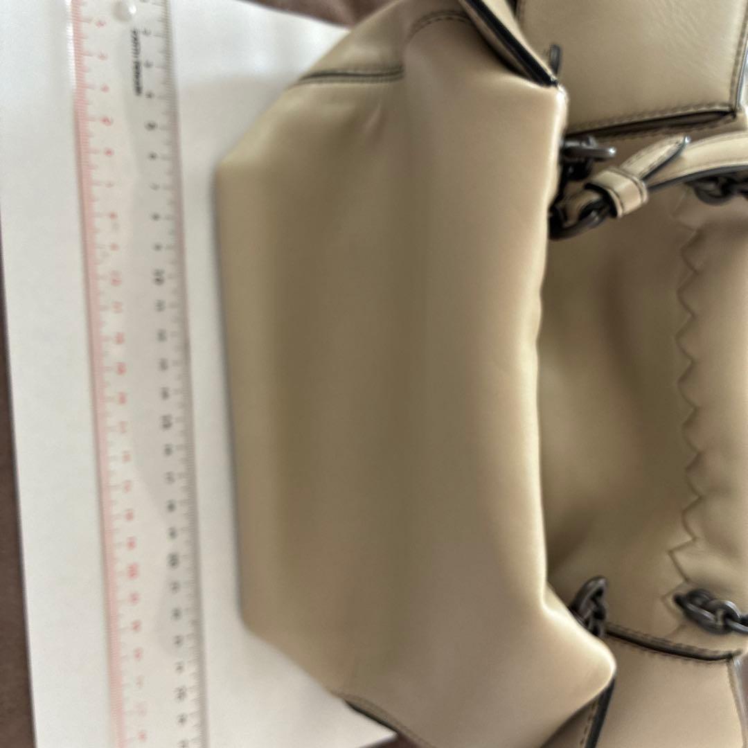 クリーム色 レザー ショルダーバッグ