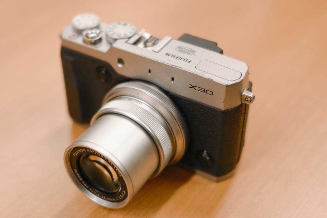【難あり】Fujifilm X30 コンパクトデジタルカメラ