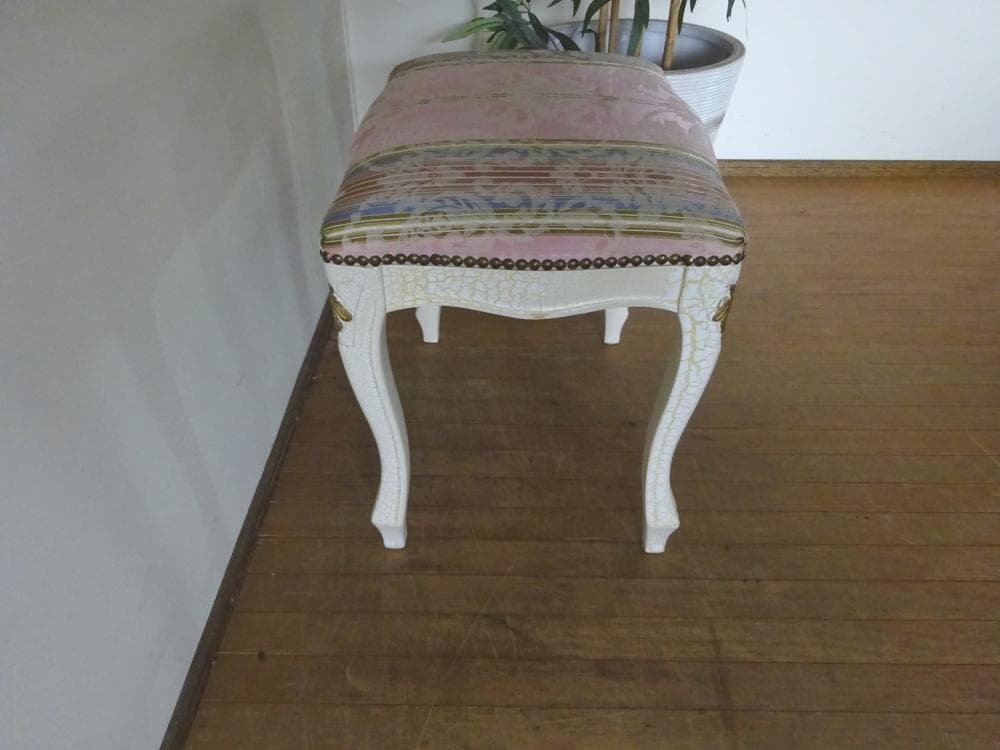 イタリア家具　ロココ調　スツール　オットマン　白家具　姫家具　美品