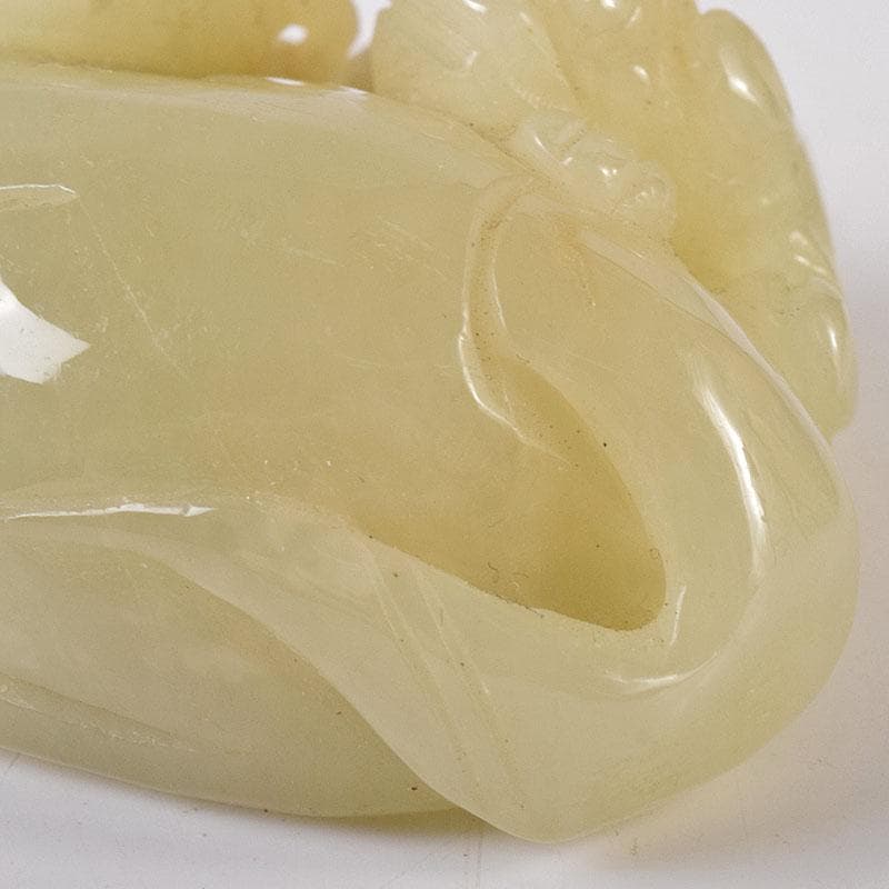 中国　玉石彫刻　神獣　根付　紙鎮　置物　C　8213E