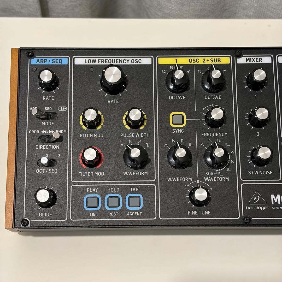 BEHRINGER ベリンガー MODEL 15 モジュラーシンセ ユーロラック