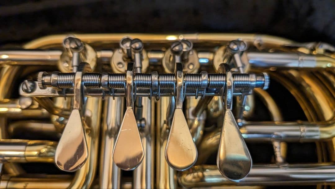 f*i様 トラベル　チューバ（管楽器調律済み）