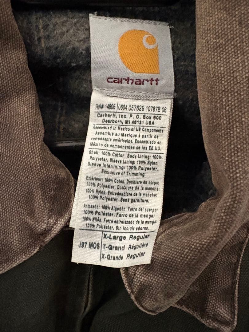 カーハートデトロイトジャケットj97mos
