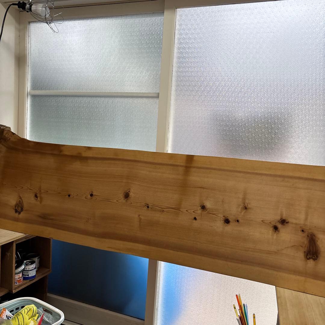 奈良　吉野産　杉の木　一枚板　テーブルの天板に