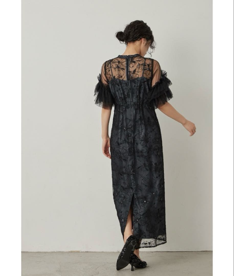 美品　人気　ニアナ　スパンコール刺繍レースドレス キーホールネック　ブラック　Ｌ