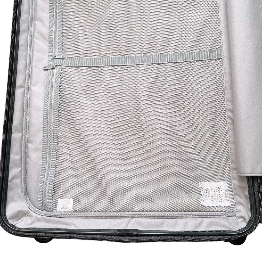 無印良品 キャリーバーの高さを自由に調節できる　ハードキャリーケース　88L ①