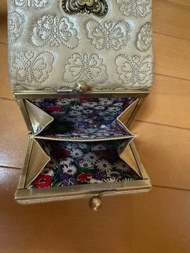 ANNA SUI 財布　三つ折りがま口　ゴールド