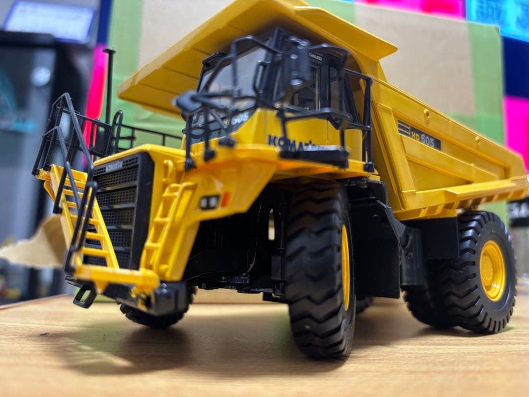 コマツ HD605-7 ダンプトラック ミニカー 1/50