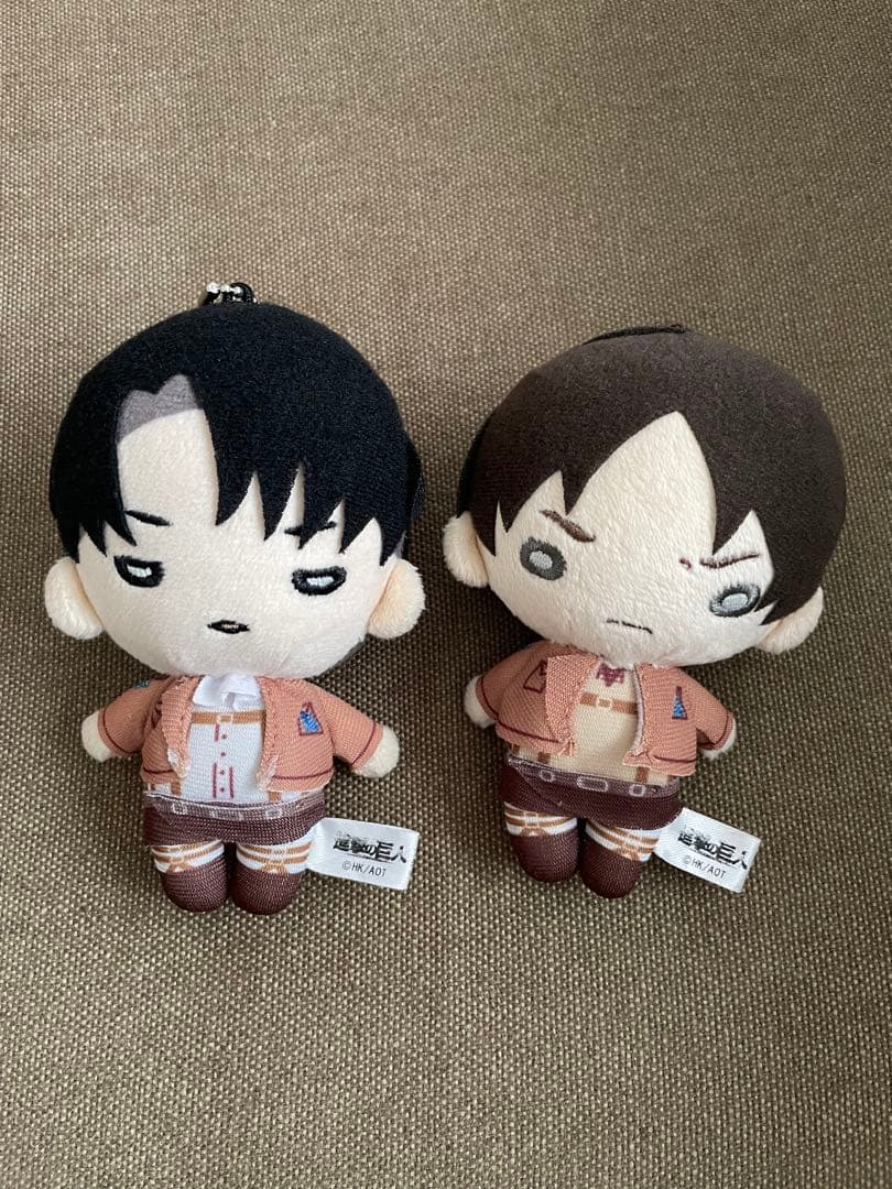 にとたん　進撃の巨人　マスコットキーホルダー　リヴァイ エレン　2個セット