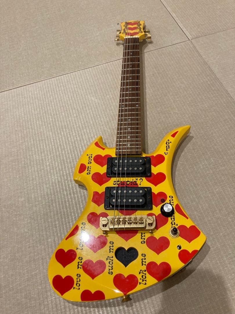 FERNANDES(Bunny) ミニギター(hide モデル)