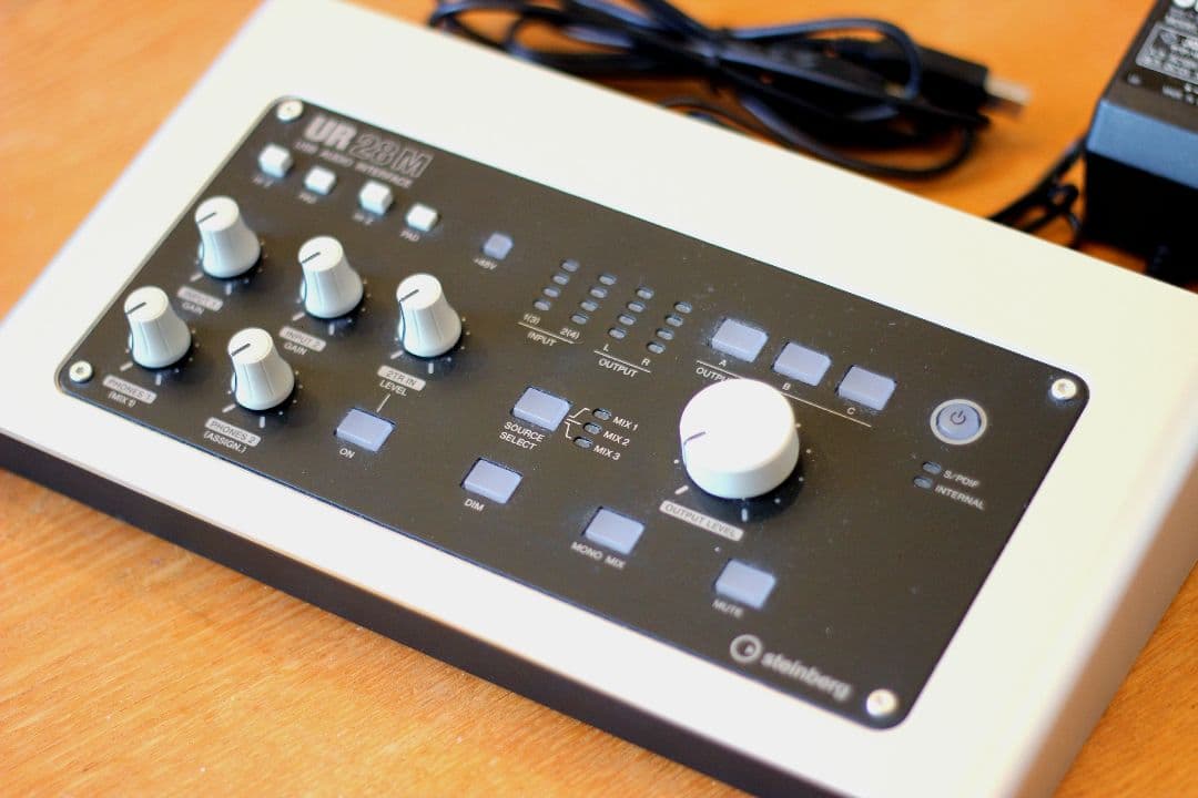 Steinberg UR28M オーディオインターフェース