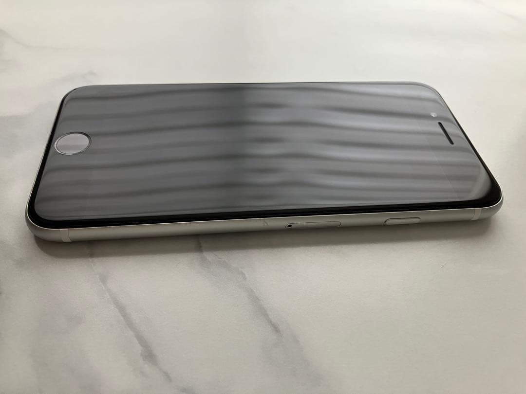 【美品】 iPhone SE 第2世代 SE2 64GB 本体