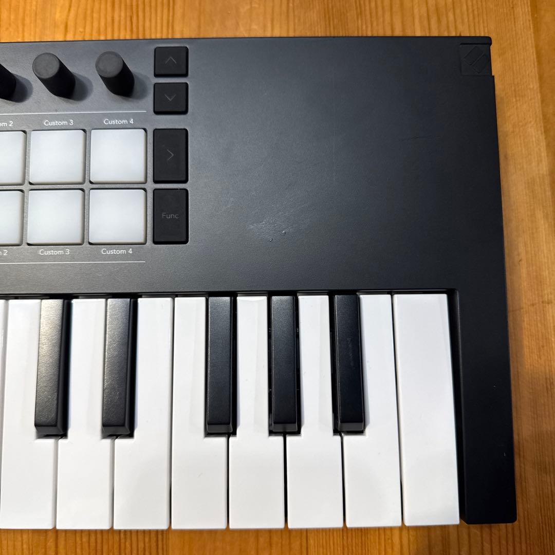 Novation Launchkey Mini 37 Mk4 MIDIキーボード