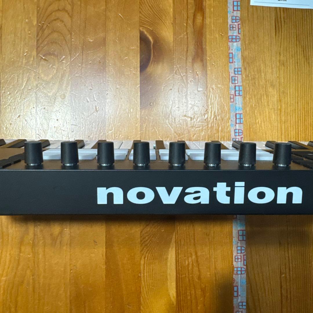 Novation Launchkey Mini 37 Mk4 MIDIキーボード