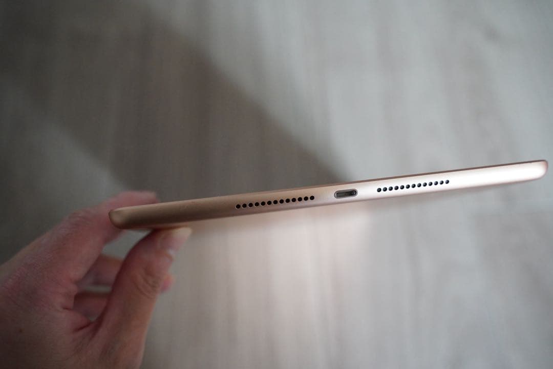 iPad第7世代A2197/32GB MW762J/A電池95％WIFIモデル