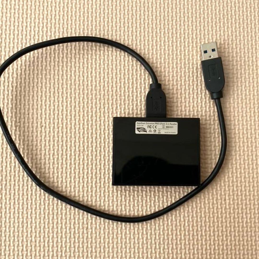 Transcend 128GB CFastカードとSanDiskリーダー