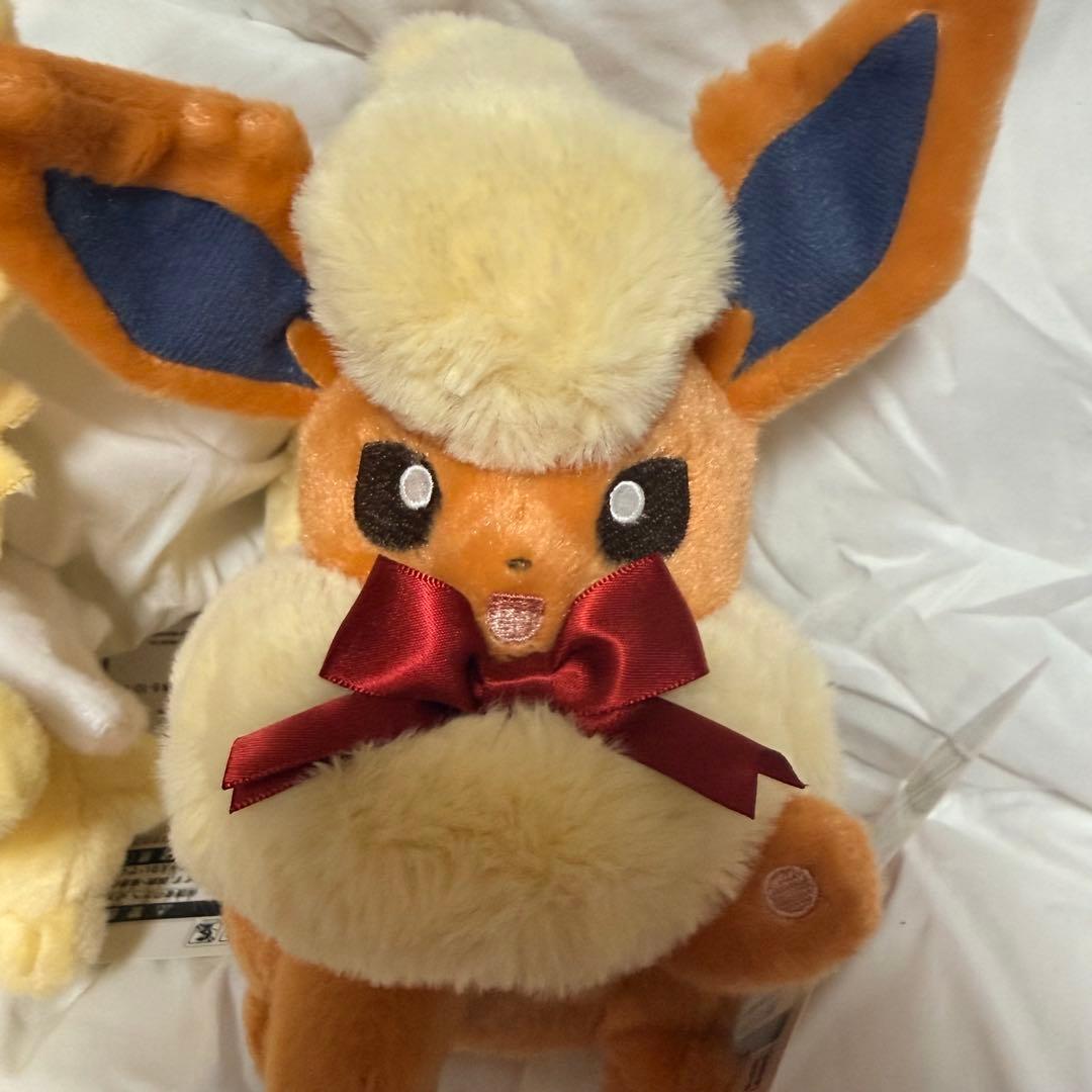 イーブイコレクション　ブースター　サンダース　ぬいぐるみセット