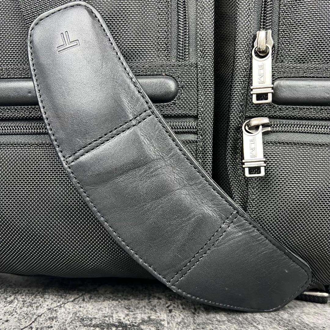 TUMI 2way ビジネスバッグ PC収納可 多ポケット 黒